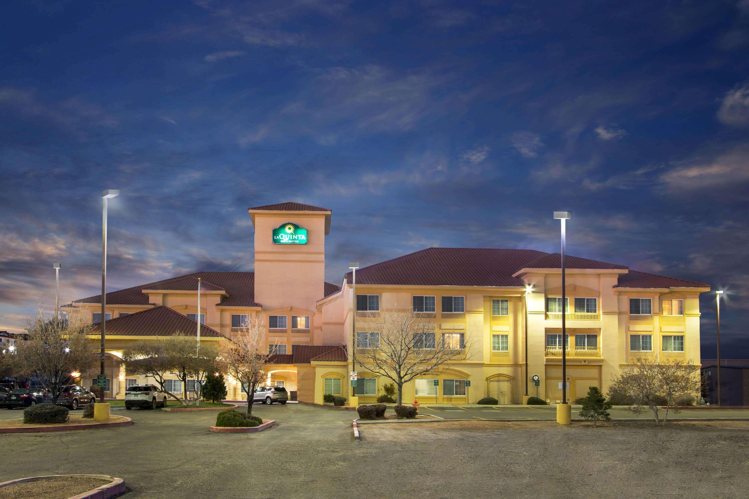 La Quinta Inn & Suites By Wyndham Albuquerque Midtown Exteriör bild