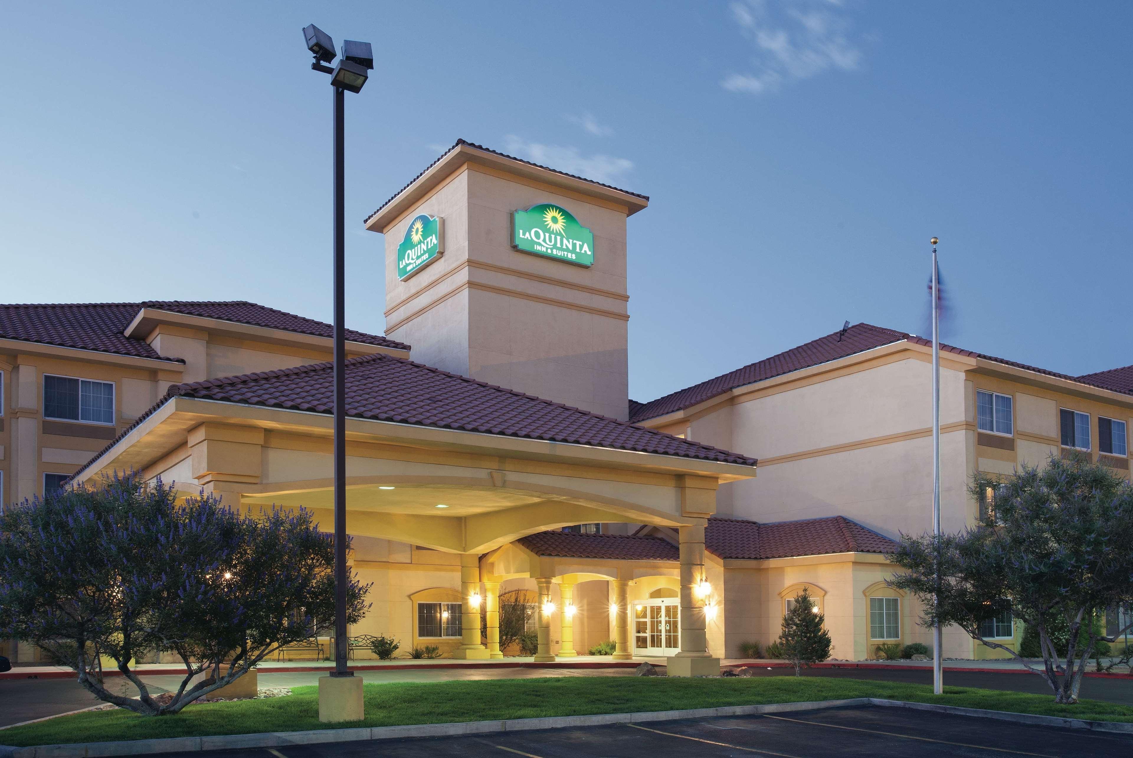 La Quinta Inn & Suites By Wyndham Albuquerque Midtown Exteriör bild