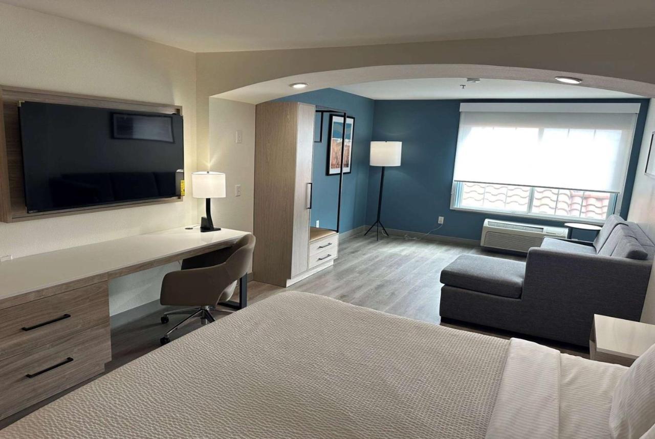 La Quinta Inn & Suites By Wyndham Albuquerque Midtown Exteriör bild